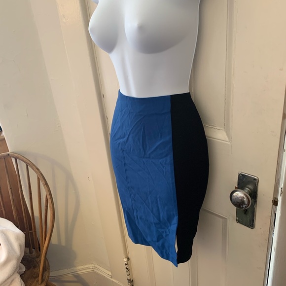 🍊3/$40 - Form-fitting Color block pencil skirt - Picture 2 of 7